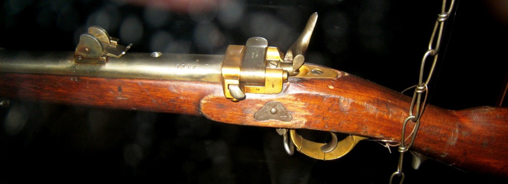 Pěchotní puška Krnka 1869 ve výstavní vitríně