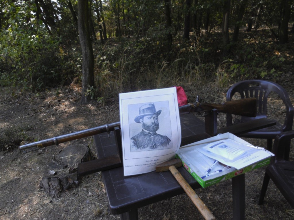 Na soutěži byl „přítomen“ i Sylvestr Krnka se svojí slavnou puškou Krnka 1869