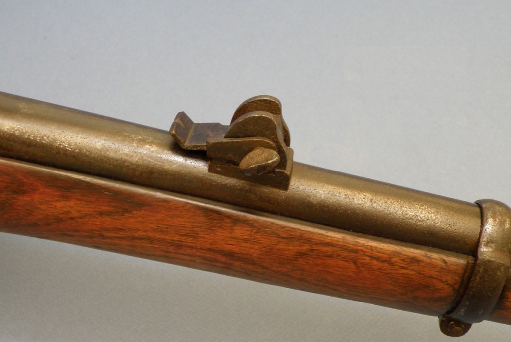 Detail hledí zprava pušky Krnka 1869, varianta s krátkým plátkem
